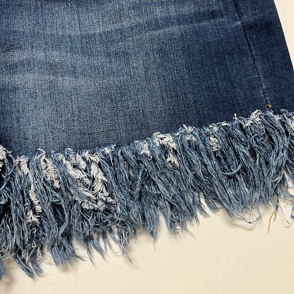 Judy Blue Womens Medium Wash Mid Rise Long Fray Hem Shorts Size 2X - Picture 4 of 10